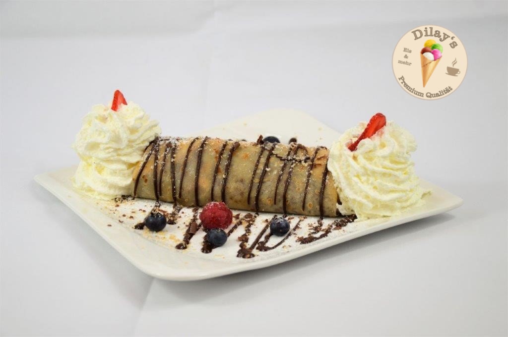 Dilay's Palatschinke Perfektion – Himmlische Süße mit Beerenkuss